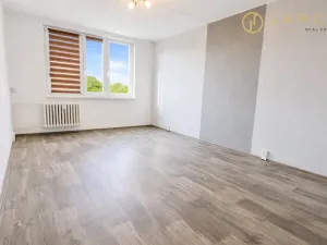 Pronájem bytu 2+1, Klášterec nad Ohří - Miřetice u Klášterce nad Ohří, 17. listopadu, 61 m2