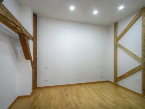 Pronájem bytu 1+1, Praha - Karlín, Sokolovská, 65 m2