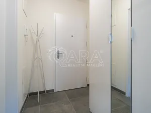 Pronájem bytu 2+kk, Praha, Azzoniho, 51 m2