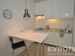 Pronájem atypického bytu, Praha - Hostivař, Na Plískavě, 47 m2