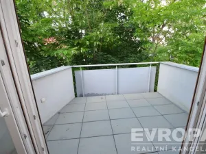 Pronájem atypického bytu, Praha - Hostivař, Na Plískavě, 47 m2