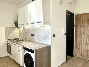 Pronájem bytu 2+kk, Karlovy Vary, Dvořákova, 38 m2