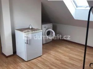 Pronájem bytu 2+1, Praha - Kobylisy, Zenklova, 50 m2