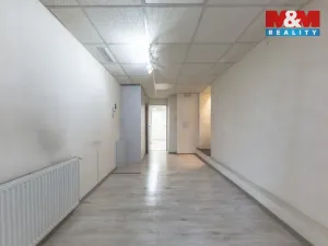 Pronájem obchodního prostoru, Liberec - Liberec IV-Perštýn, nám. Dr. E. Beneše, 100 m2