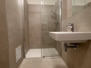 Pronájem bytu 2+kk, Praha, Plzeňská, 45 m2