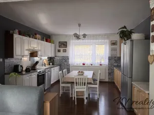 Prodej rodinného domu, Dešná, 232 m2