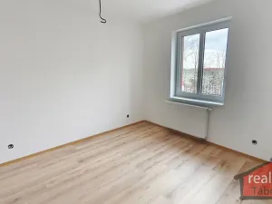 Prodej bytu 2+kk, Nupaky, Nupacká, 42 m2