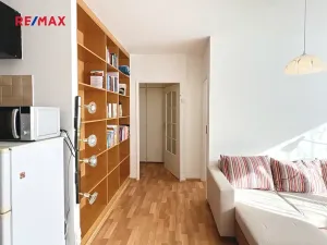 Prodej bytu 2+kk, Praha - Bohnice, Zelenohorská, 43 m2
