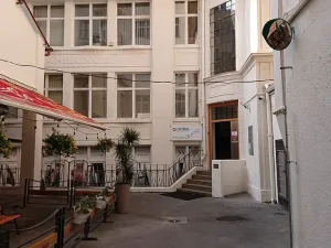 Pronájem kanceláře, Praha - Nové Město, V jámě, 16 m2