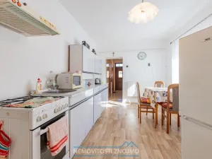 Prodej rodinného domu, Kuchařovice, Ke Kapličce, 189 m2