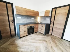 Pronájem skladu, Praha - Březiněves, Na hlavní, 1471 m2