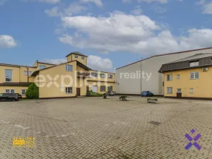 Prodej výrobních prostor, Zlín - Malenovice, třída 3. května, 3394 m2