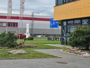 Pronájem kanceláře, Praha - Horní Počernice, Sezemická, 132 m2