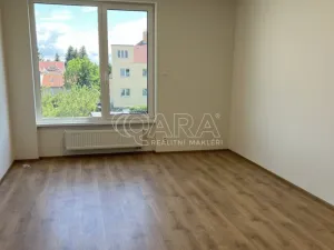 Pronájem bytu 1+kk, Praha, Ďáblická, 28 m2