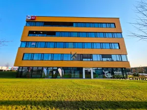 Pronájem obchodního prostoru, Praha - Horní Počernice, Sezemická, 152 m2