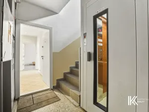 Prodej bytu 3+1, Znojmo, Dukelských bojovníků, 72 m2