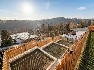 Prodej vícegeneračního domu, Chocerady, 245 m2