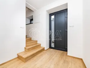 Prodej vícegeneračního domu, Chocerady, 245 m2