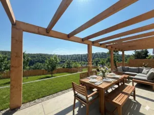 Prodej vícegeneračního domu, Chocerady, 245 m2