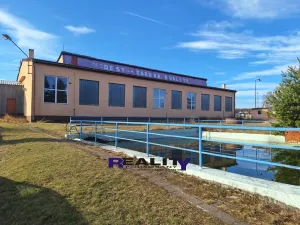 Pronájem kanceláře, Vroutek, Vidhostická, 1000 m2