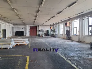 Pronájem kanceláře, Vroutek, Vidhostická, 1000 m2