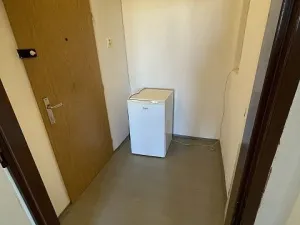 Pronájem bytu 1+kk, Praha - Břevnov, Šlikova, 29 m2