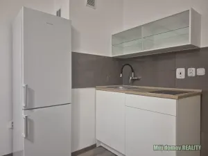Pronájem bytu 1+kk, Praha - Smíchov, Stroupežnického, 30 m2