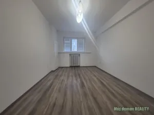 Pronájem bytu 1+kk, Praha - Smíchov, Stroupežnického, 30 m2