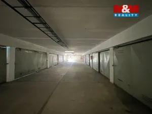 Pronájem garáže, Pardubice, kpt. Bartoše, 17 m2