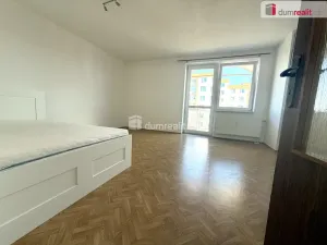 Prodej bytu 1+kk, Zlín, Podlesí I, 46 m2