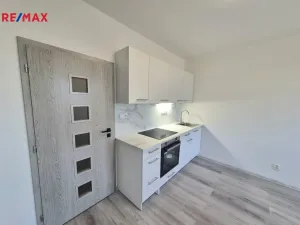 Pronájem bytu 2+kk, Milovice, Slepá, 51 m2