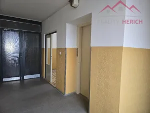 Prodej bytu 2+1, Chomutov, Holešická, 62 m2