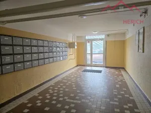 Prodej bytu 2+1, Chomutov, Holešická, 62 m2