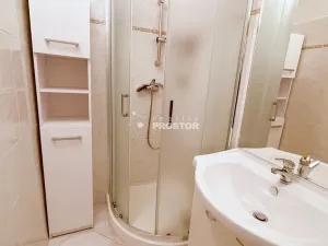 Pronájem bytu 2+kk, Praha - Prosek, Vysočanská, 45 m2