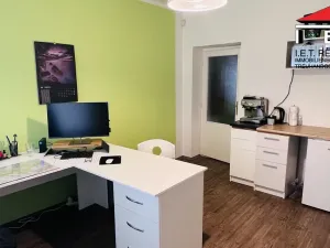 Pronájem obchodního prostoru, Staré Město, Jamnická, 84 m2