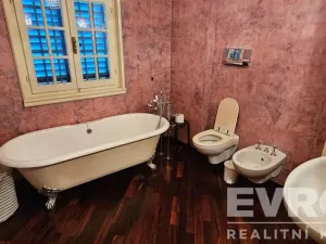 Pronájem vily, Corsanico, Itálie, Via di Casesi, 200 m2