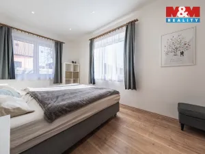 Prodej rodinného domu, Struhařov, V Domcích, 254 m2