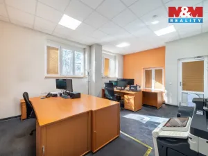 Pronájem kanceláře, Plzeň - Božkov, Božkovské náměstí, 382 m2
