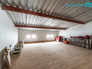 Prodej výrobních prostor, Libá, 1011 m2