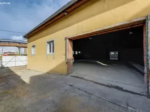 Prodej výrobních prostor, Kladno, Huťská, 1000 m2