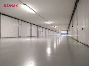Pronájem garáže, Praha - Prosek, Lovosická, 17 m2