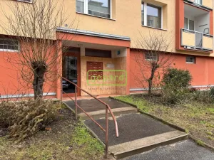 Pronájem bytu 1+1, Ústí nad Labem, Kmochova, 36 m2