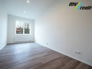 Prodej bytu 2+1, Milovice, Topolová, 66 m2