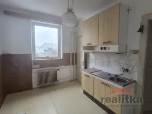 Prodej bytu 4+1, Opava - Předměstí, Dostojevského, 92 m2