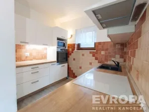 Prodej rodinného domu, Bezvěrov - Chudeč, 180 m2