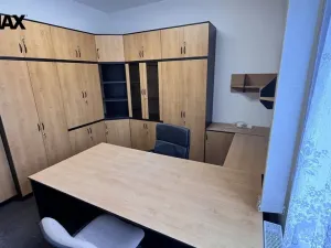 Pronájem kanceláře, Pelhřimov, Krasíkovická, 70 m2