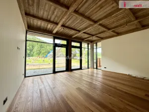 Prodej obchodního prostoru, Harrachov, 45 m2