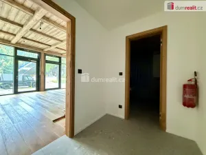 Prodej obchodního prostoru, Harrachov, 45 m2