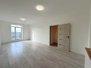 Pronájem bytu 1+kk, Milovice, Slepá, 34 m2