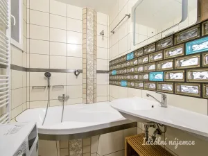 Pronájem bytu 2+kk, Praha - Karlín, Křižíkova, 49 m2